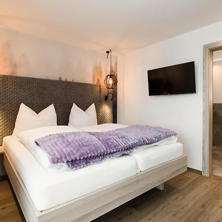 Guest house Grauzone *