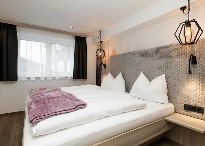 Grauzone Pensionat 4*