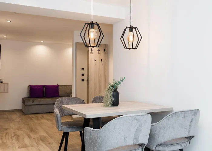 Grauzone Pensionat 4*