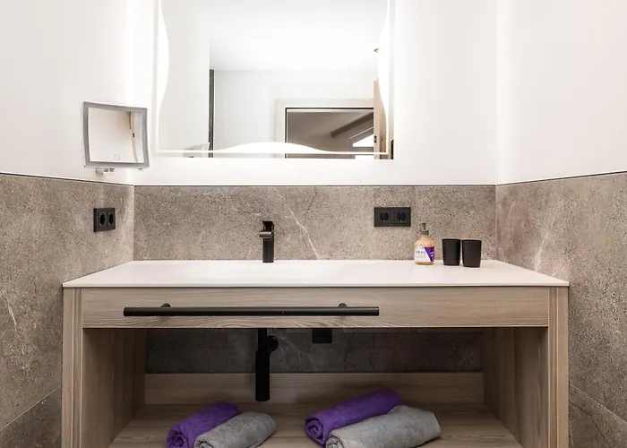 Grauzone Pensionat 4*